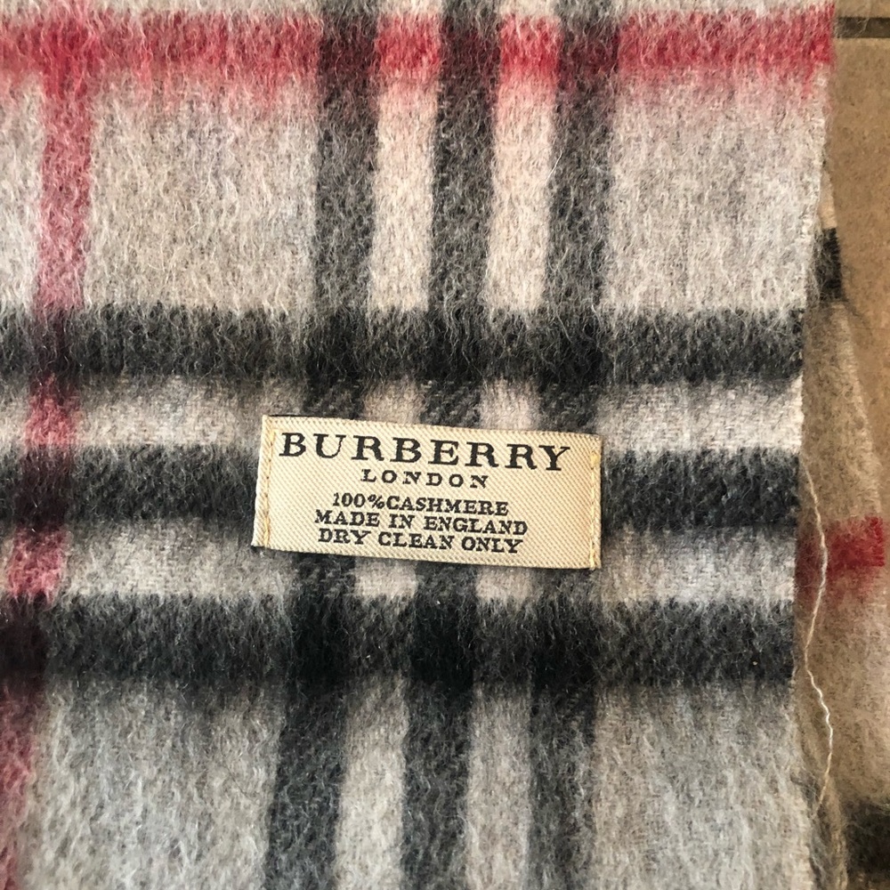 Burberry 100% Cashmere scarf